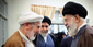 تصویری از مرحوم حجت‌الاسلام احمد احمدی در کنار رهبر انقلاب