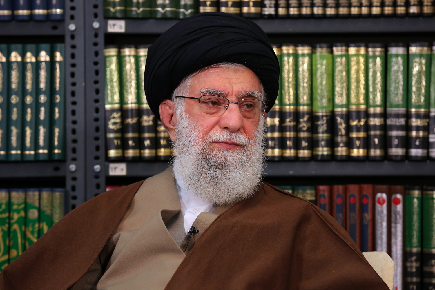 http://idc0-cdn0.khamenei.ir/ndata/news/45034/B/13981208_0145034.jpg