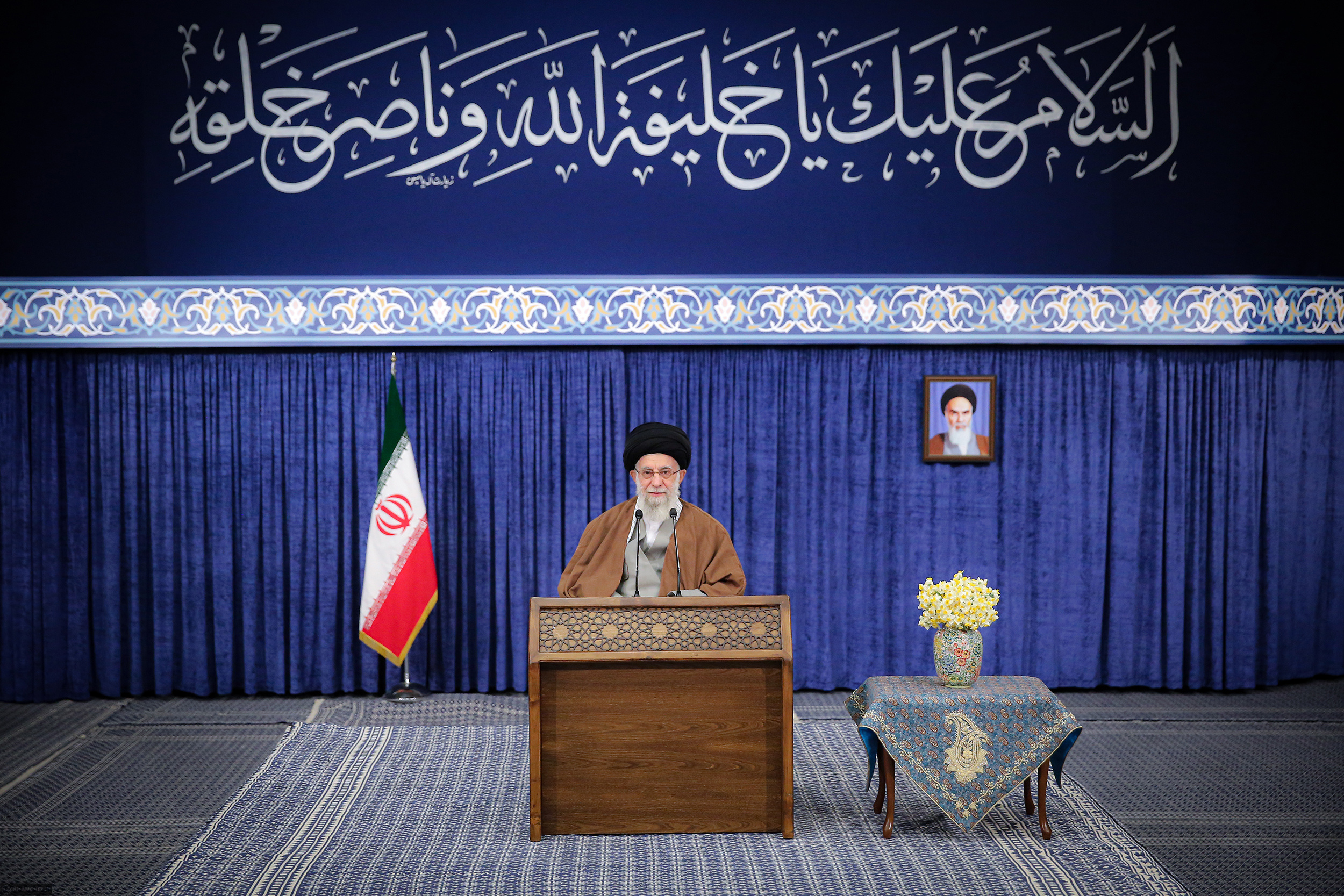 https://idc0-cdn0.khamenei.ir/ndata/news/47542/B/13991230_0647542.jpg