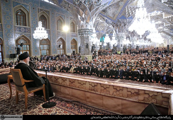 امام خامنه‌ای: منظور دشمن از دگرگونی، تغییر هویت جمهوری اسلامی است