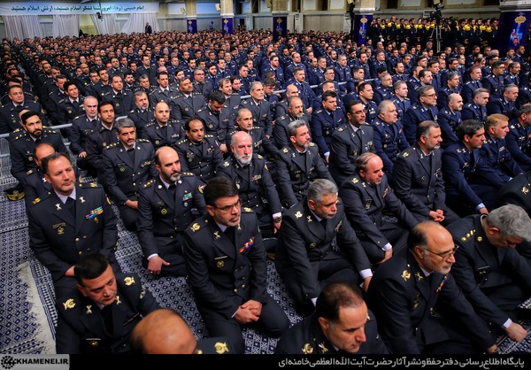 گزارش تصویری دیدار جمعی از فرماندهان نیروی هوایی با رهبر انقلاب