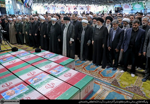 مراسم اقامه نماز بر پیکر رئیس‌جمهور شهید و همراهان گرامی ایشان