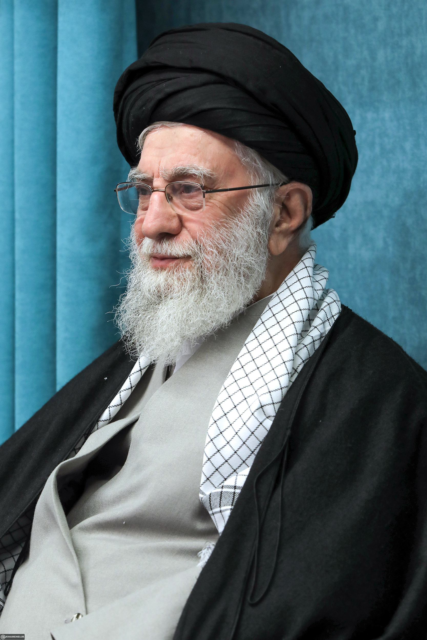 https://idc0-cdn0.khamenei.ir/ndata/news/59615/B/14031218_0159615.jpg