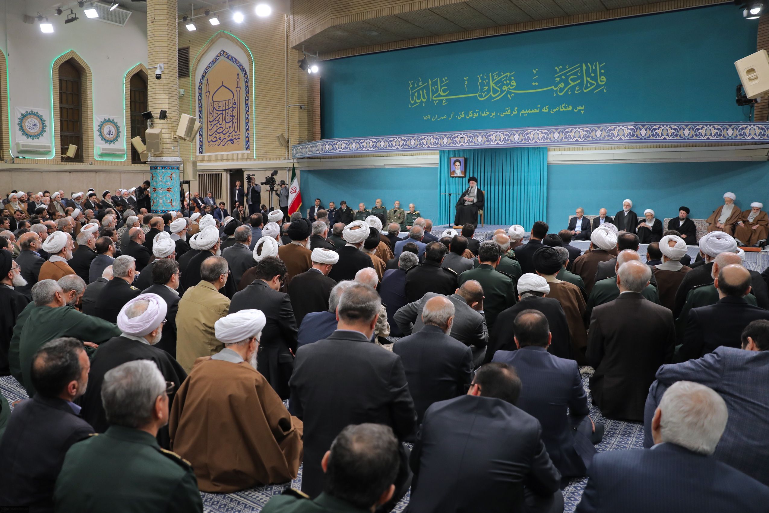 https://idc0-cdn0.khamenei.ir/ndata/news/59615/B/14031218_3059615.jpg