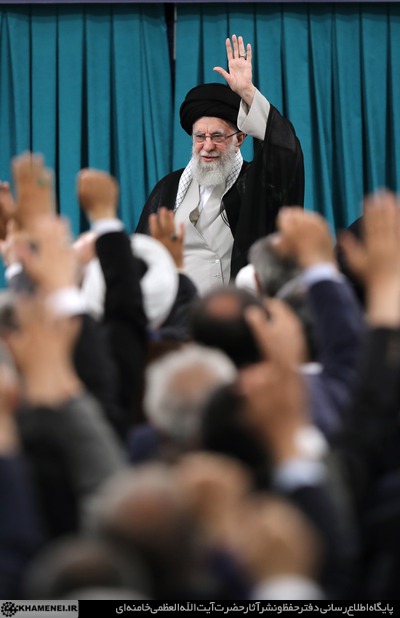 گزارش تصویری دیدار نمایندگان مجلس با رهبر انقلاب 5 گزارش تصویری دیدار نمایندگان مجلس با رهبر انقلاب