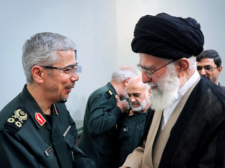 تصاویری از شهید محمدحسین باقری در دیدار با رهبر انقلاب