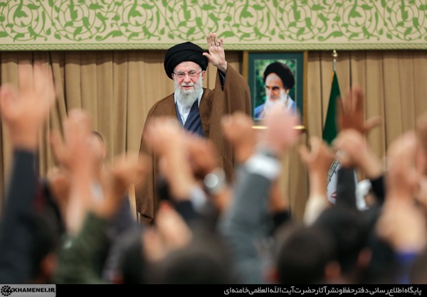 امام خامنه‌ای: سیزده آبان روز افتخار و پیروزی است/ تسخیر سفارت هویت حقیقی دولت آمریکا را روشن کرد